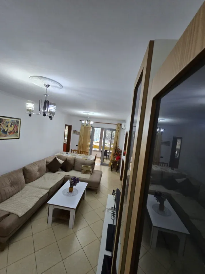 Apartament Me Qera 2+1 Prane Pallatit Me Shigjeta (ID B2201889) Tirane
