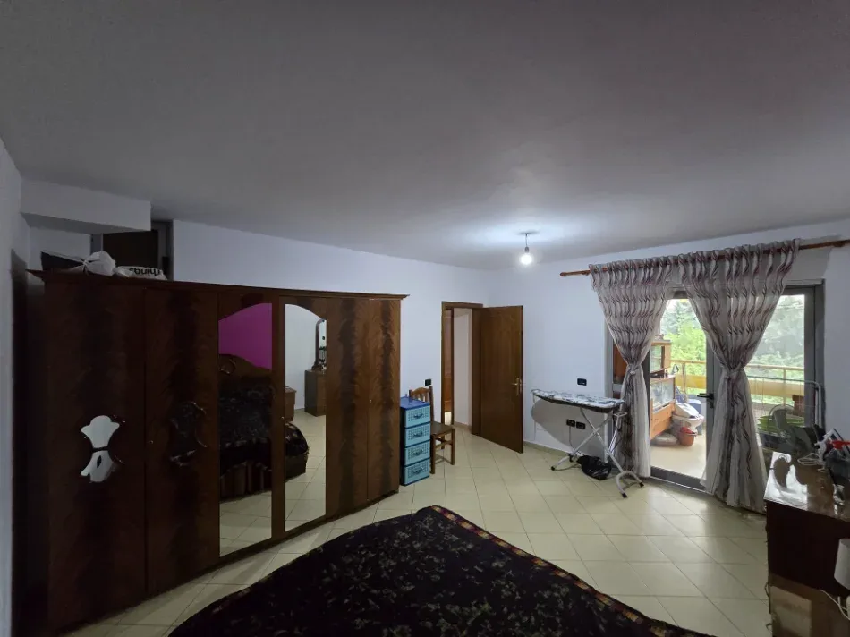 Apartament Me Qera 2+1 Prane Pallatit Me Shigjeta (ID B2201889) Tirane