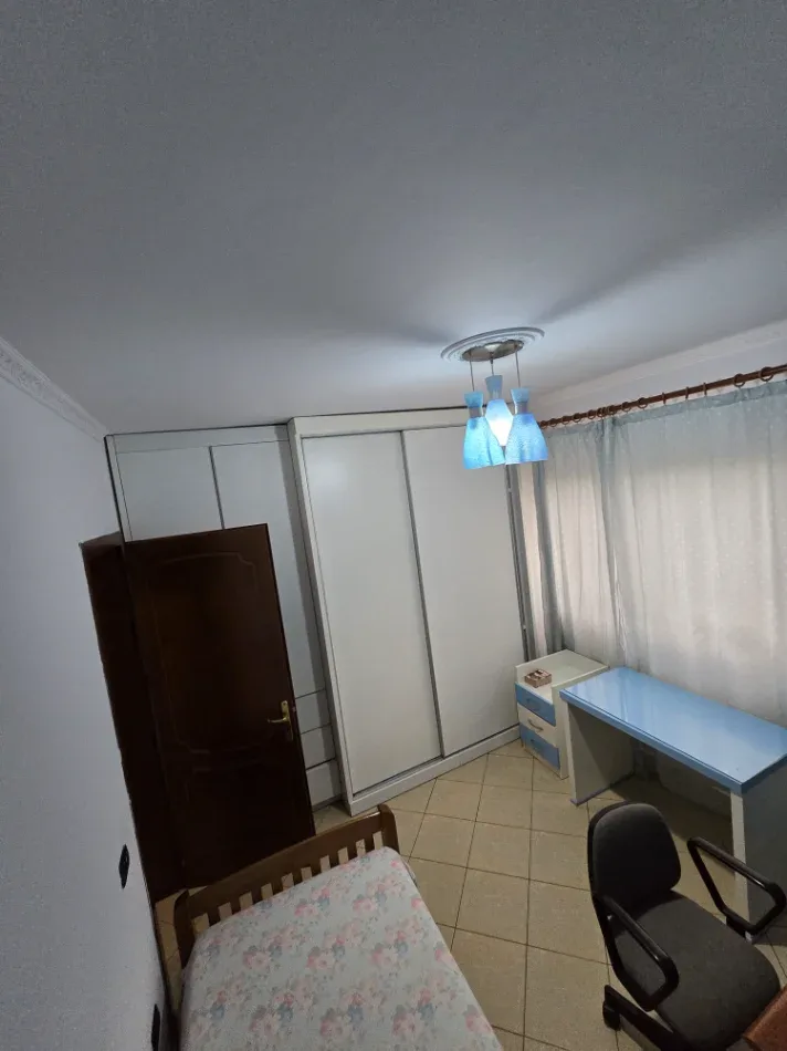 Apartament Me Qera 2+1 Prane Pallatit Me Shigjeta (ID B2201889) Tirane