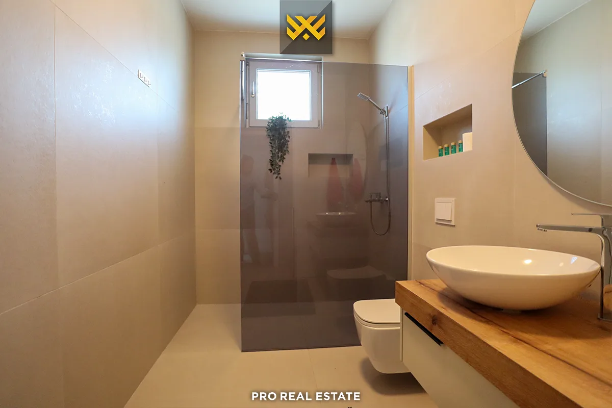 Shtëpi 350m² me #QIRA në Lagjen Qëndresa