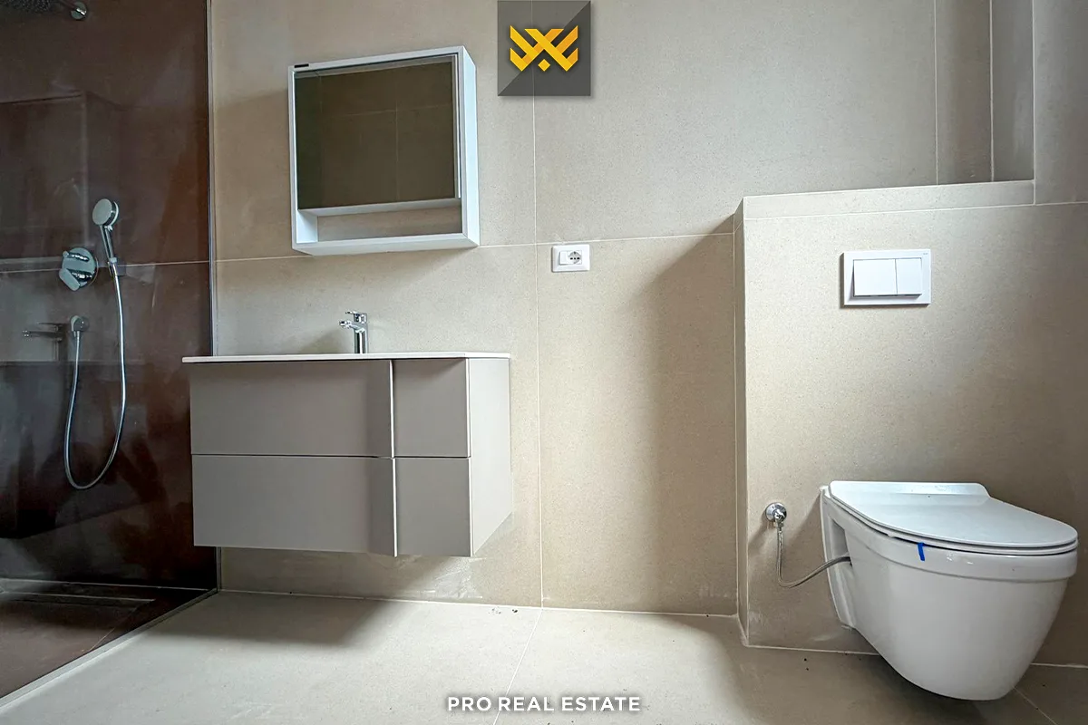 Shtëpi 245m² për #SHITJE në Lagjen Priam Village