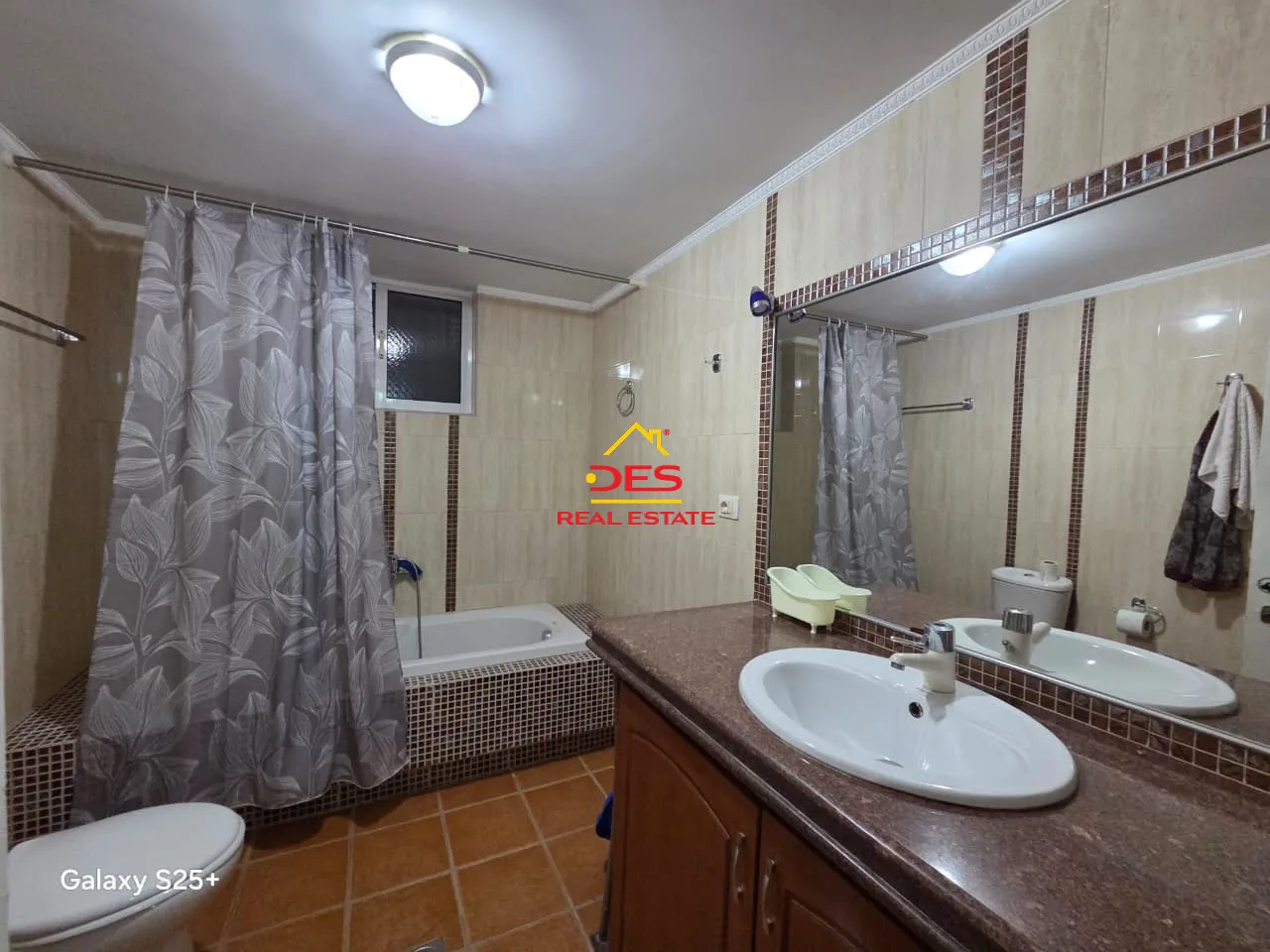 JEPET ME QIRA VILË 3-KATËSHE NË UJI TË FTOHTË, VLORE 📍 Pranë Kampit të Punëtorëve