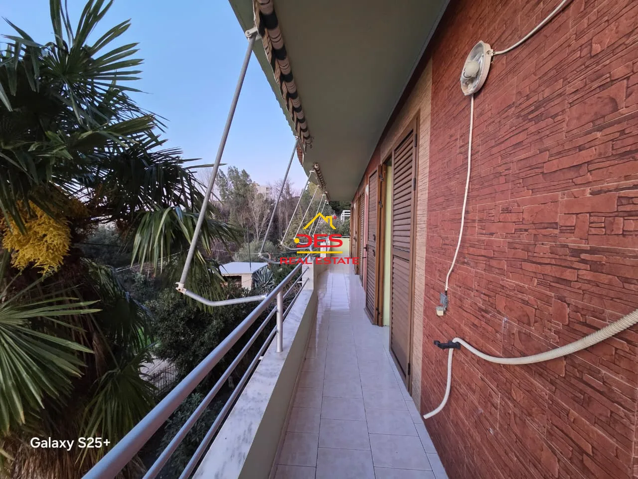 JEPET ME QIRA VILË 3-KATËSHE NË UJI TË FTOHTË, VLORE 📍 Pranë Kampit të Punëtorëve