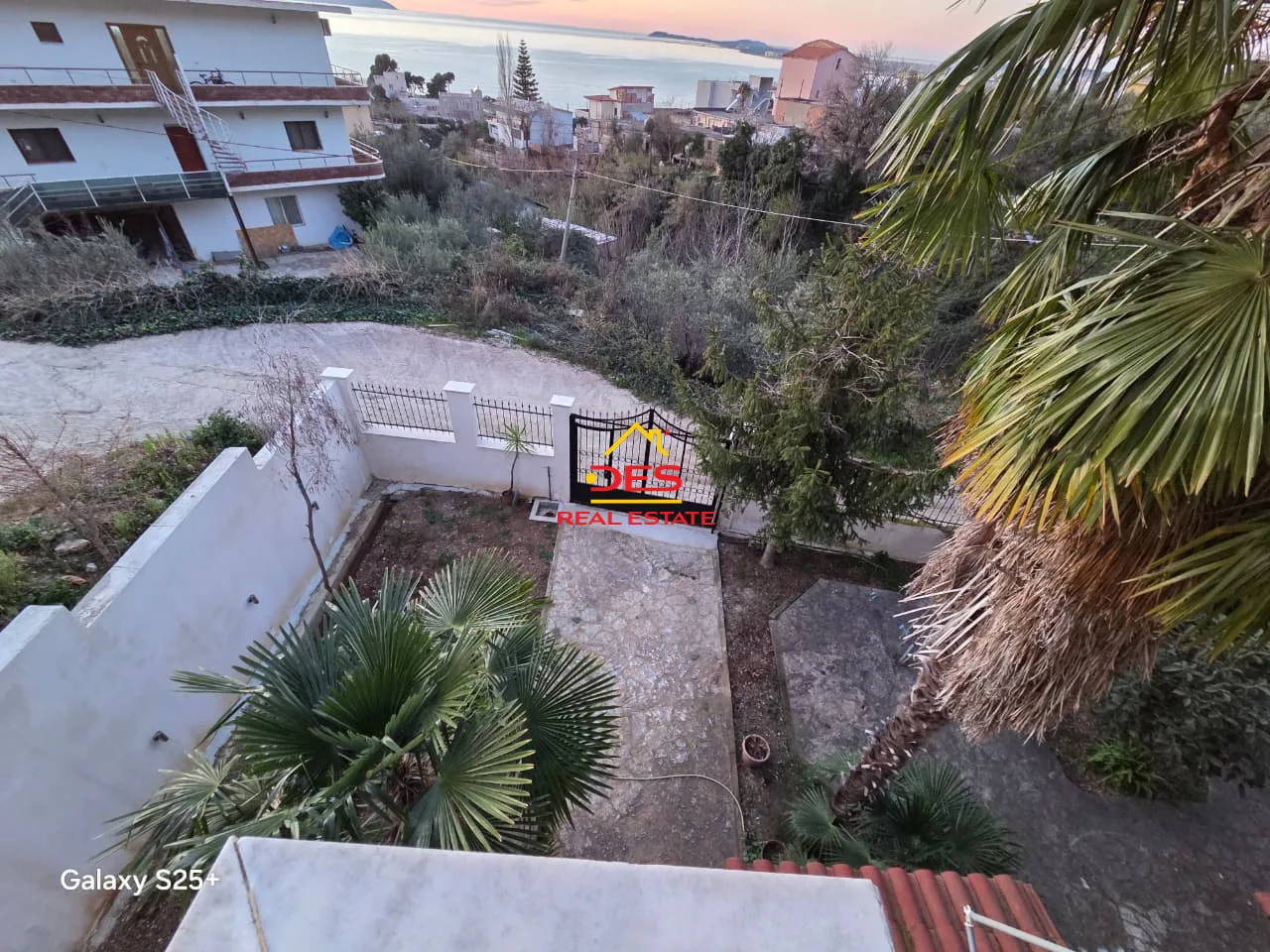 JEPET ME QIRA VILË 3-KATËSHE NË UJI TË FTOHTË, VLORE 📍 Pranë Kampit të Punëtorëve
