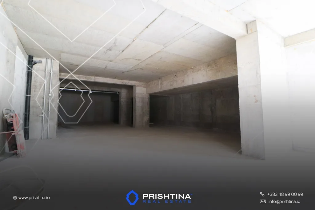 Lokal me qira 457m² te Lagjja e Muhaxherëve