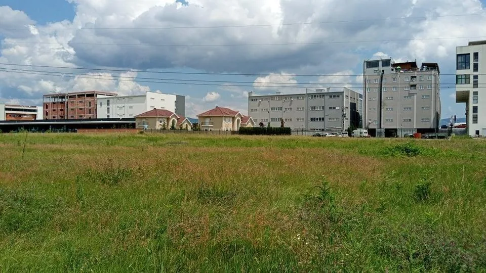 Shtëpi në SHITJE me FLETË POSEDUESE / 1+3 - 250m² + 67 Ari TRUALL- Preoc