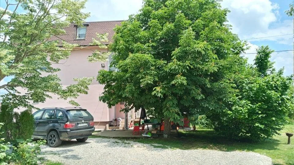 Shtëpi në SHITJE me FLETË POSEDUESE / 1+3 - 250m² + 67 Ari TRUALL- Preoc