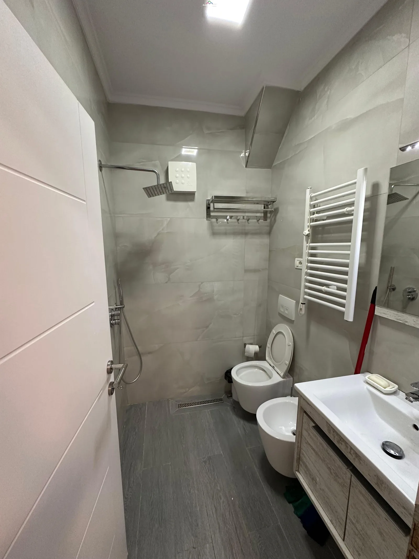 Apartament Me Qera 1+1 Tek Brryli (ID B2101549) Tirane