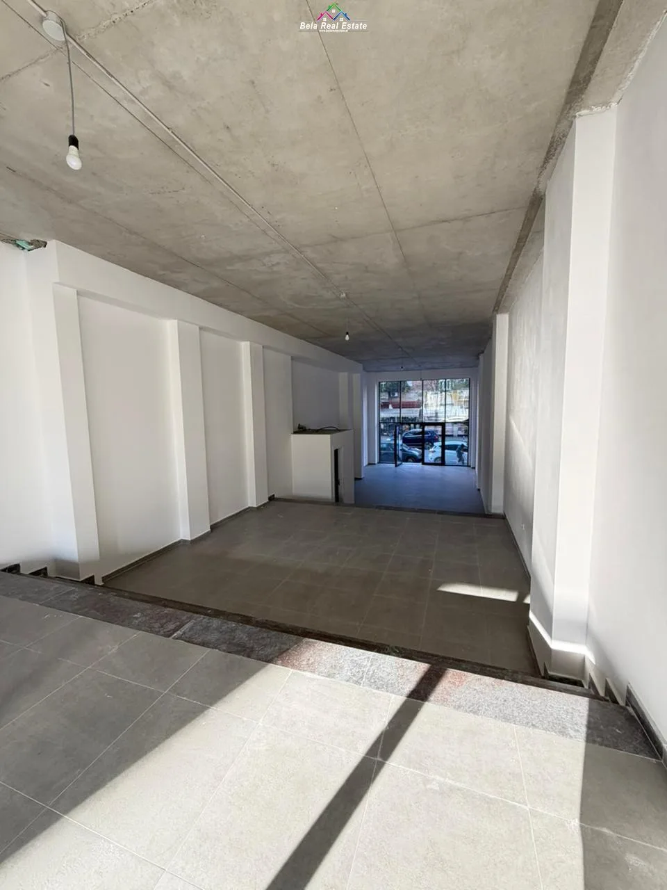 Dyqan me qera tek Rruga e Barrikadave (ID BD21865) Tirane