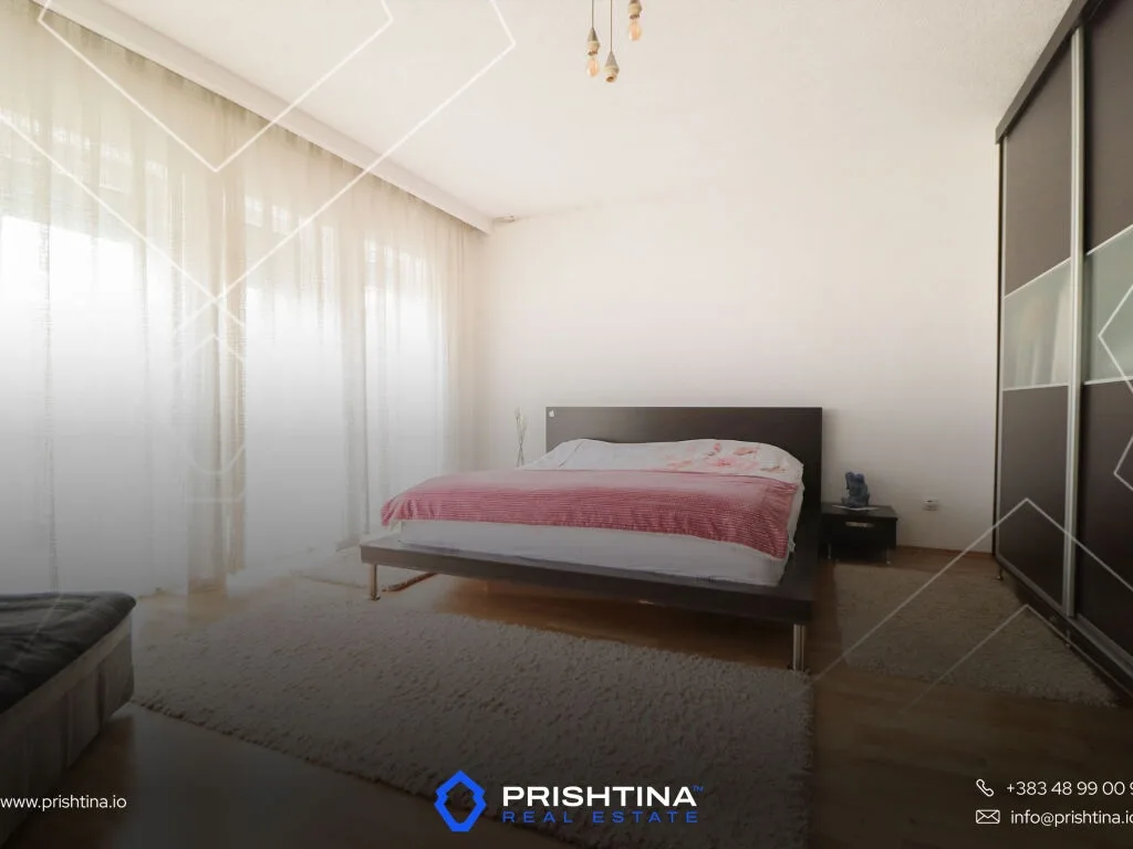 Shtëpi në shitje 370m² në Veternik