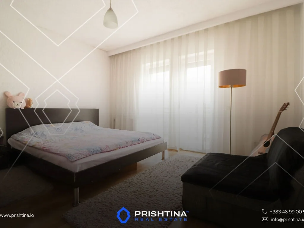 Shtëpi në shitje 370m² në Veternik