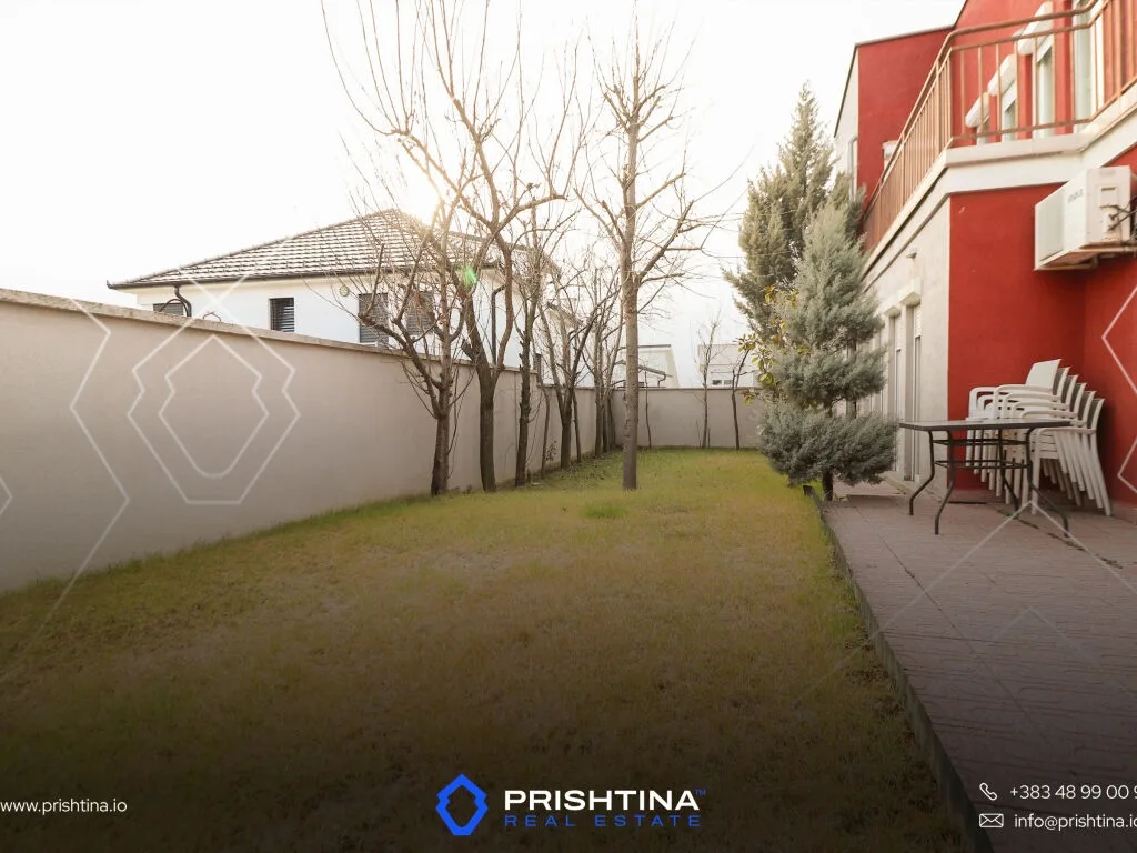 Shtëpi në shitje 370m² në Veternik