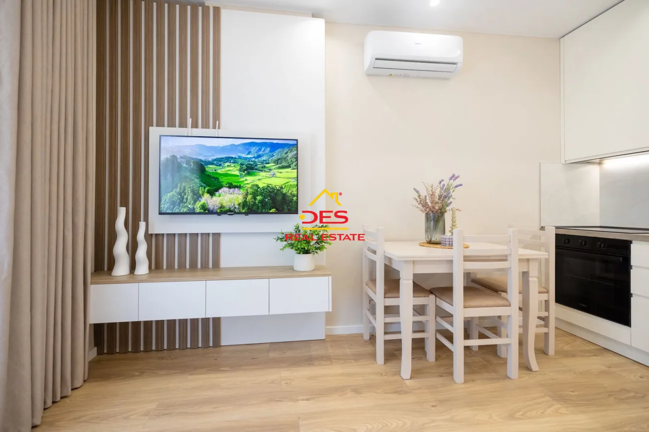 Jepet me qira apartament luksoz 1+1 në lungomare, vlorë.