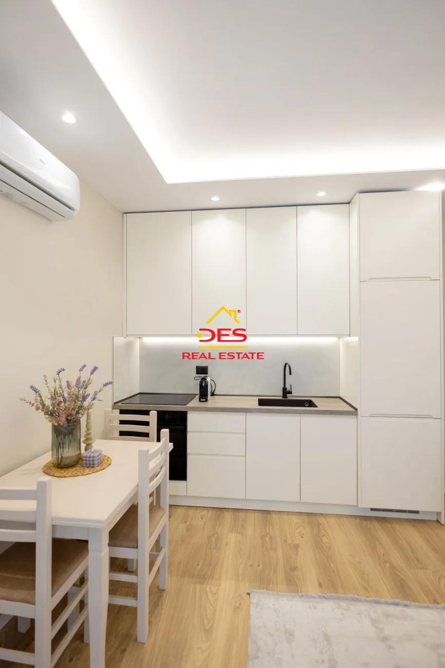 Jepet me qira apartament luksoz 1+1 në lungomare, vlorë.