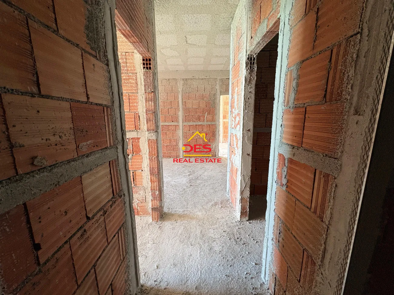 Shitet apartament 2+1+ verandë në rezidencën “poseidon”, vlorë