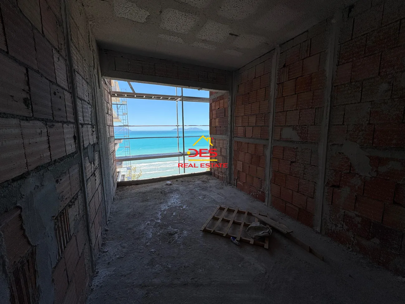 Shitet apartament 2+1+ verandë në rezidencën “poseidon”, vlorë