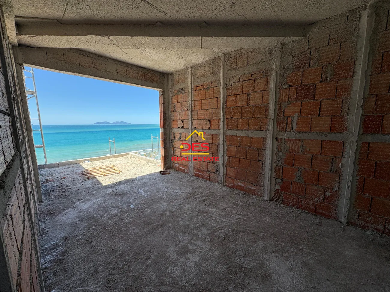 Shitet apartament 2+1+ verandë në rezidencën “poseidon”, vlorë