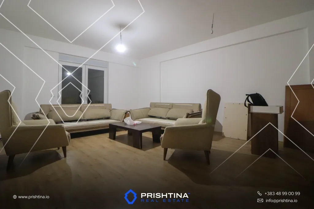 Banesë me qira 107m² te Rruga C