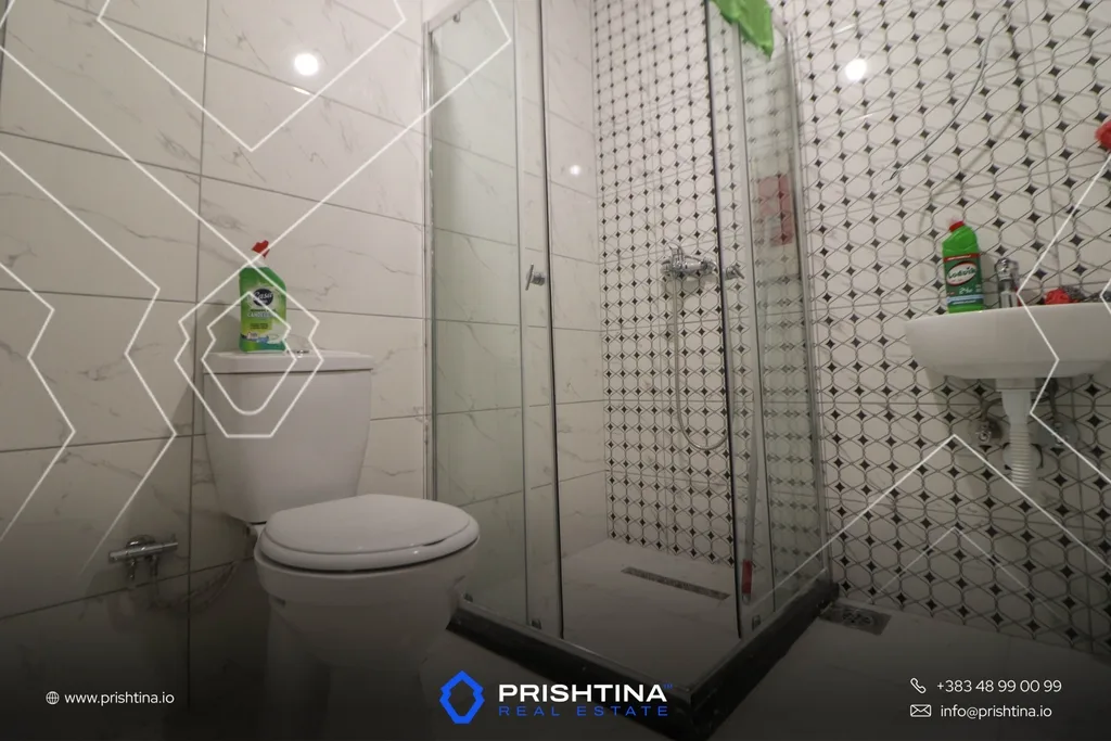 Banesë me qira 107m² te Rruga C