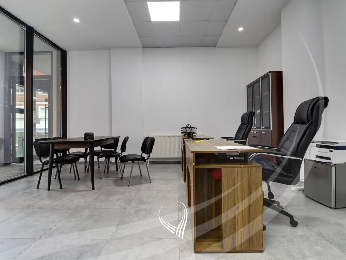 Lokal 40m2 me qira në lagjen Mati 1