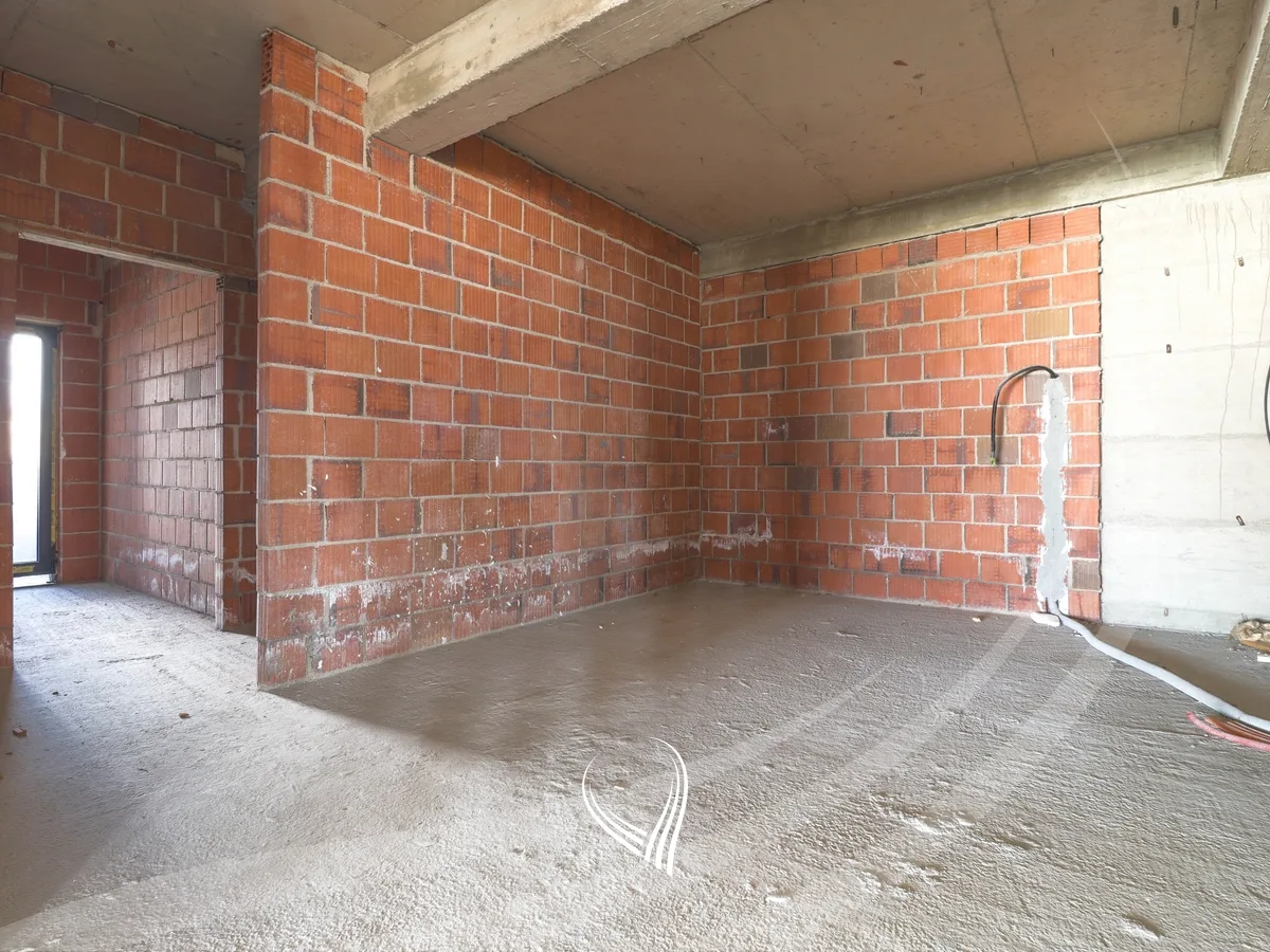 Zyre 319.67m2 në shitje në lagjen Kalabria – Emshir