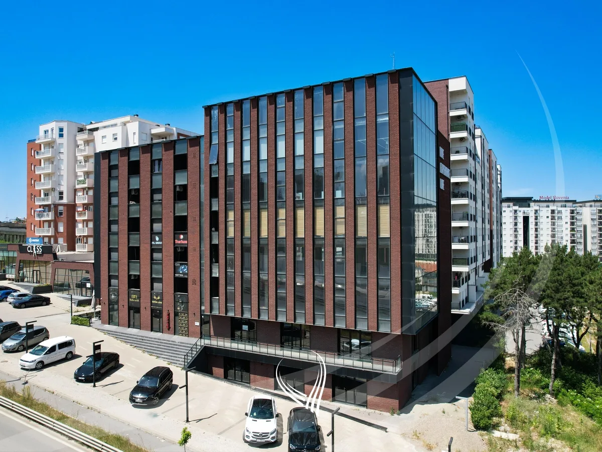 Zyre 319.67m2 në shitje në lagjen Kalabria – Emshir