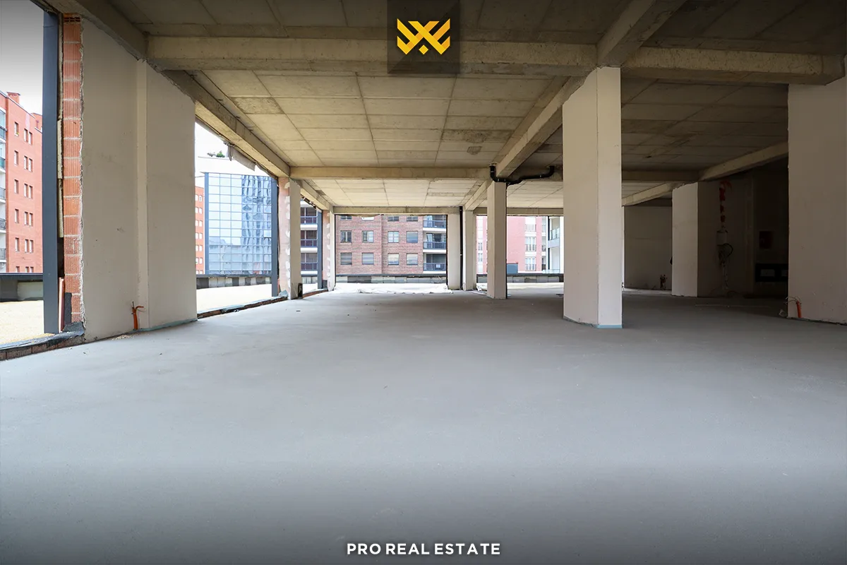 Lokal 315m² + 800m² terasë me #QIRA në Lagjen e Spitalit.