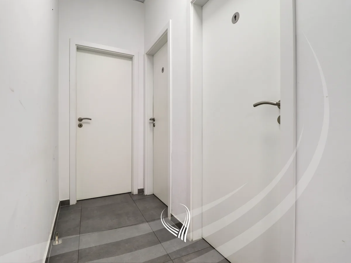 Hapësirë afariste 300m2 me qira në lagjen Lakrishtë – Ramiz Sadiku