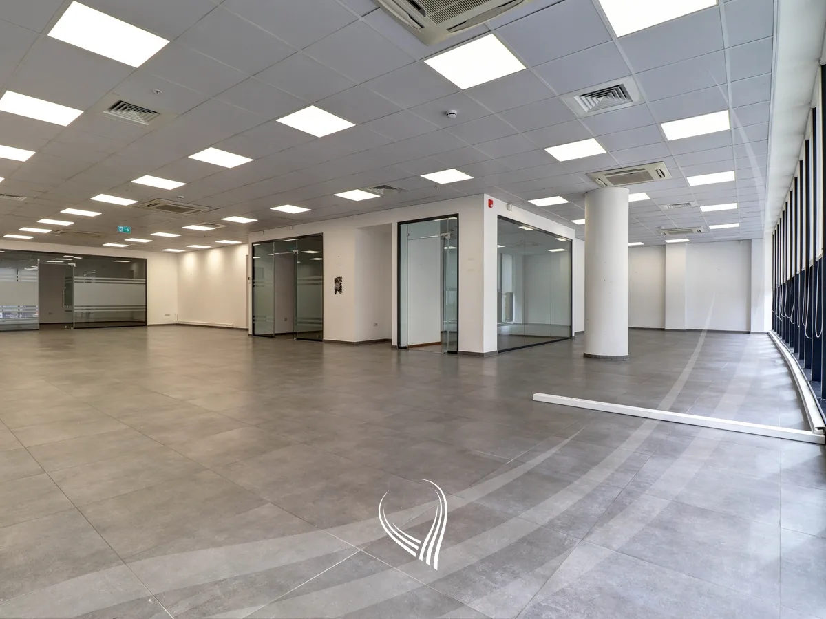 Hapësirë afariste 300m2 me qira në lagjen Lakrishtë – Ramiz Sadiku