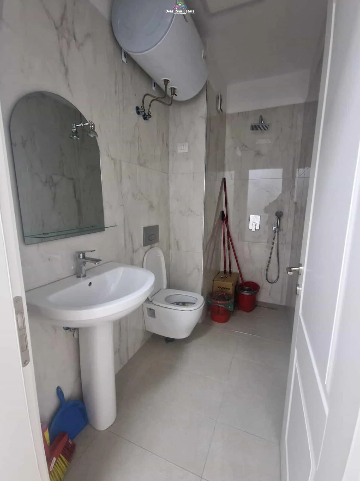 Zyre Me Qera 3+1 Ne Myslym Shyr ( ID BZ2867) Tirane