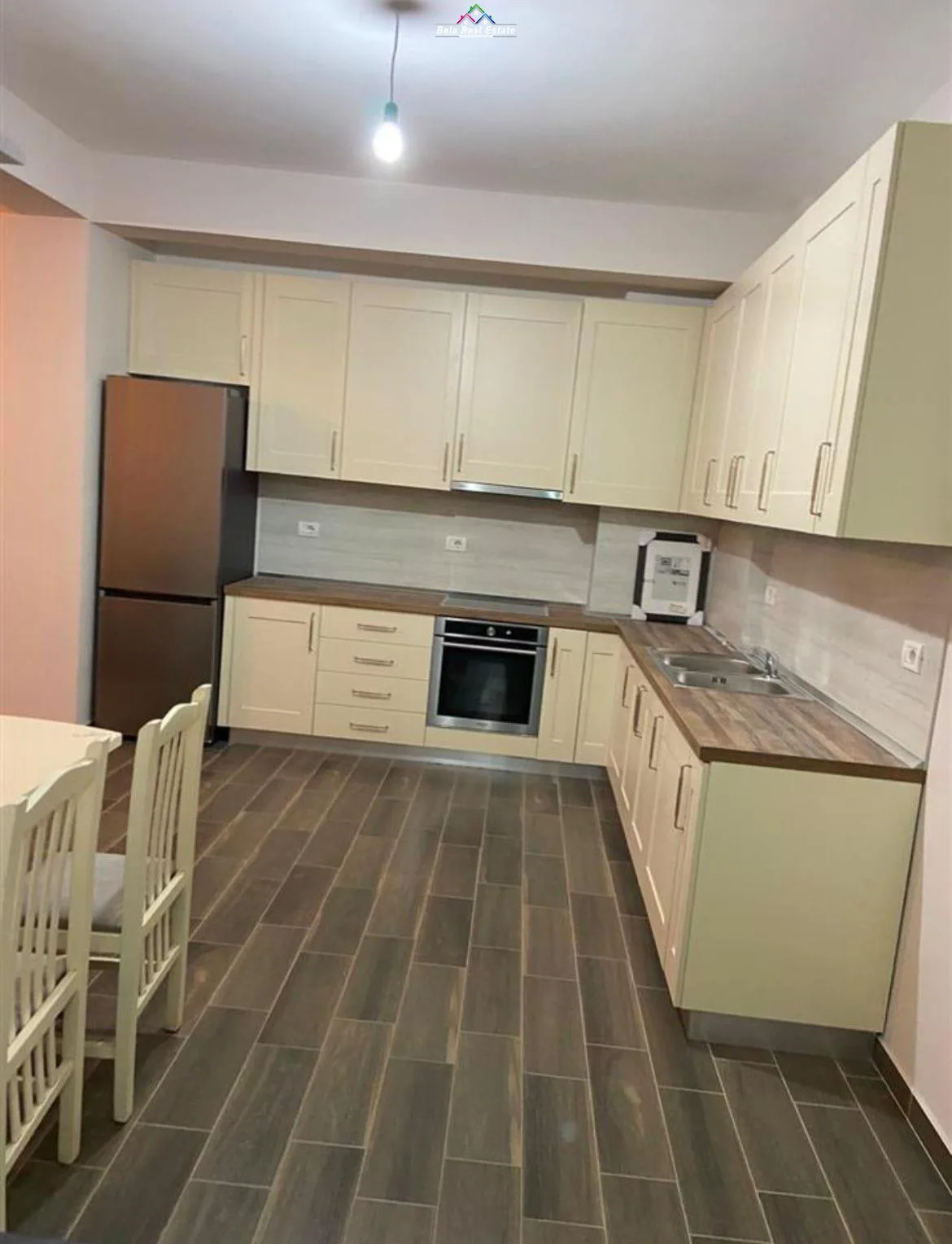 Apartament Me Qera 2+1+2 Tek Kompleksi Golden Park (ID B2201114 ) Tirane