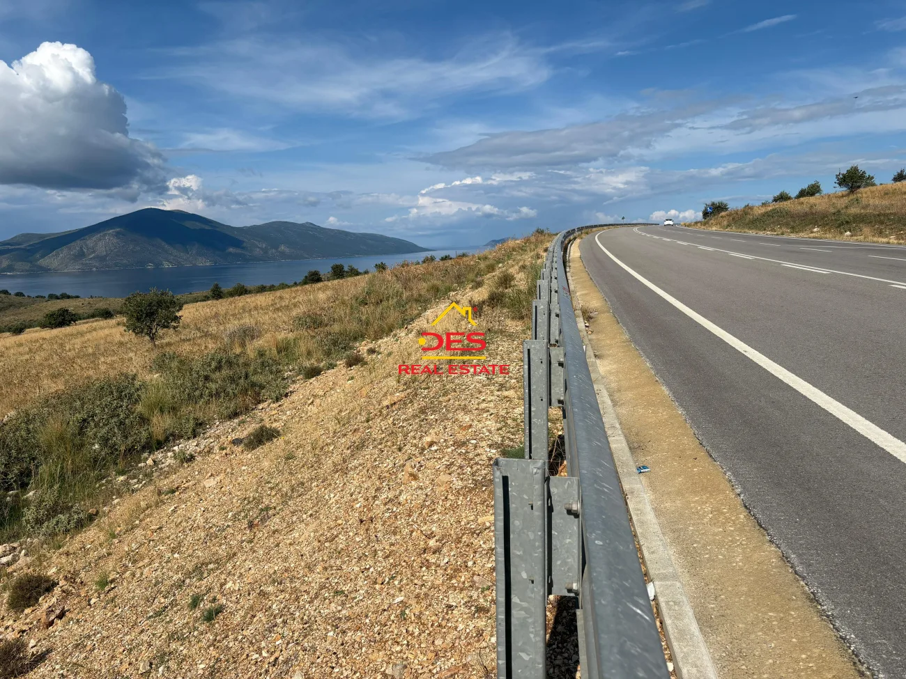 Shitet tokë – pemëtore në radhimë, vlorë.