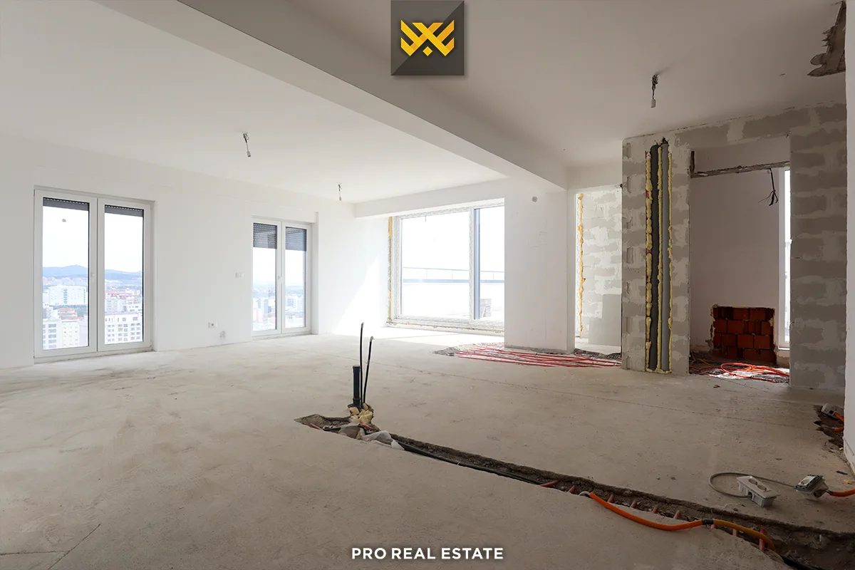Banesë Penthouse 136.40m² + 113.5m² për #SHITJE në Bregun e Diellit