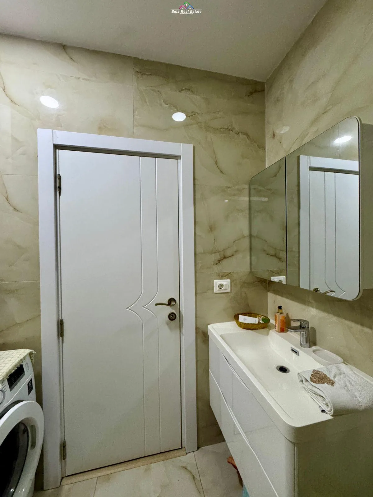 Apartament me Qera 1+1 ne Bllok (ID B2101258) Tirane