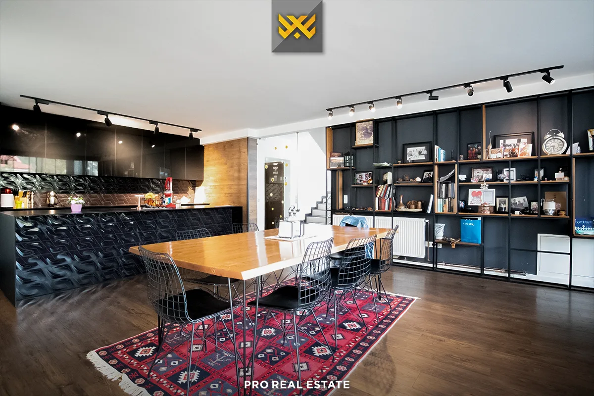 Shtëpi 320m² për #SHITJE në Sofali.