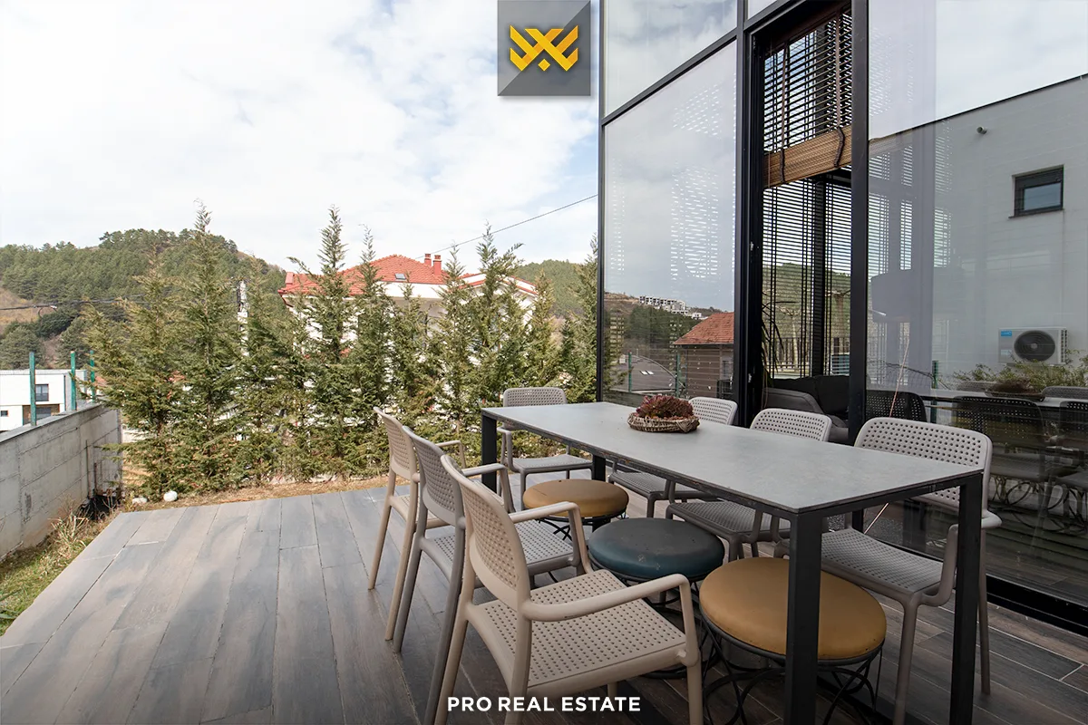 Shtëpi 320m² për #SHITJE në Sofali.