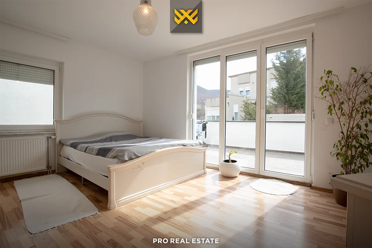 Shtëpi 320m² për #SHITJE në Sofali.