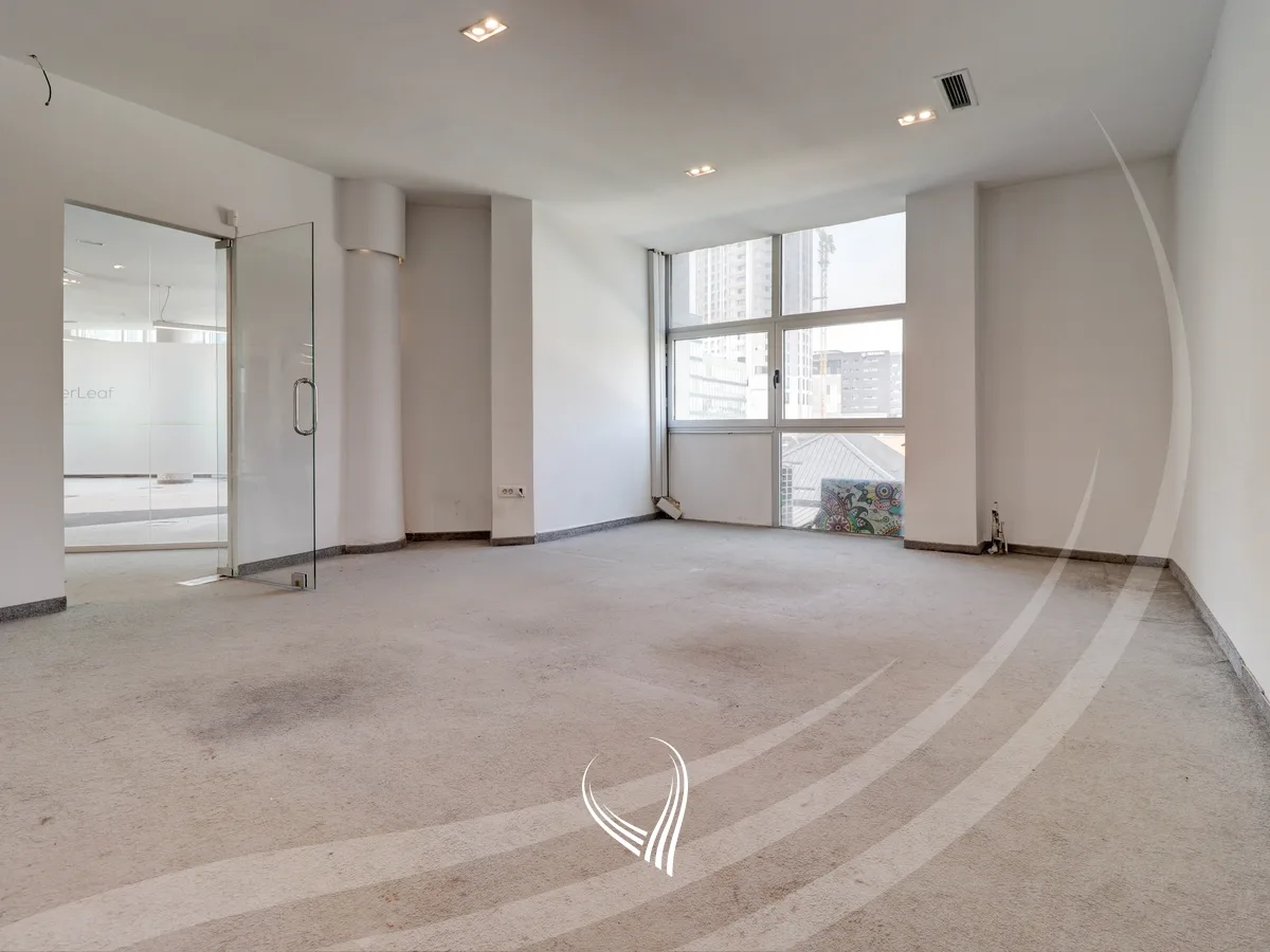 Zyre 300m2 me qira në lagjen Pejton
