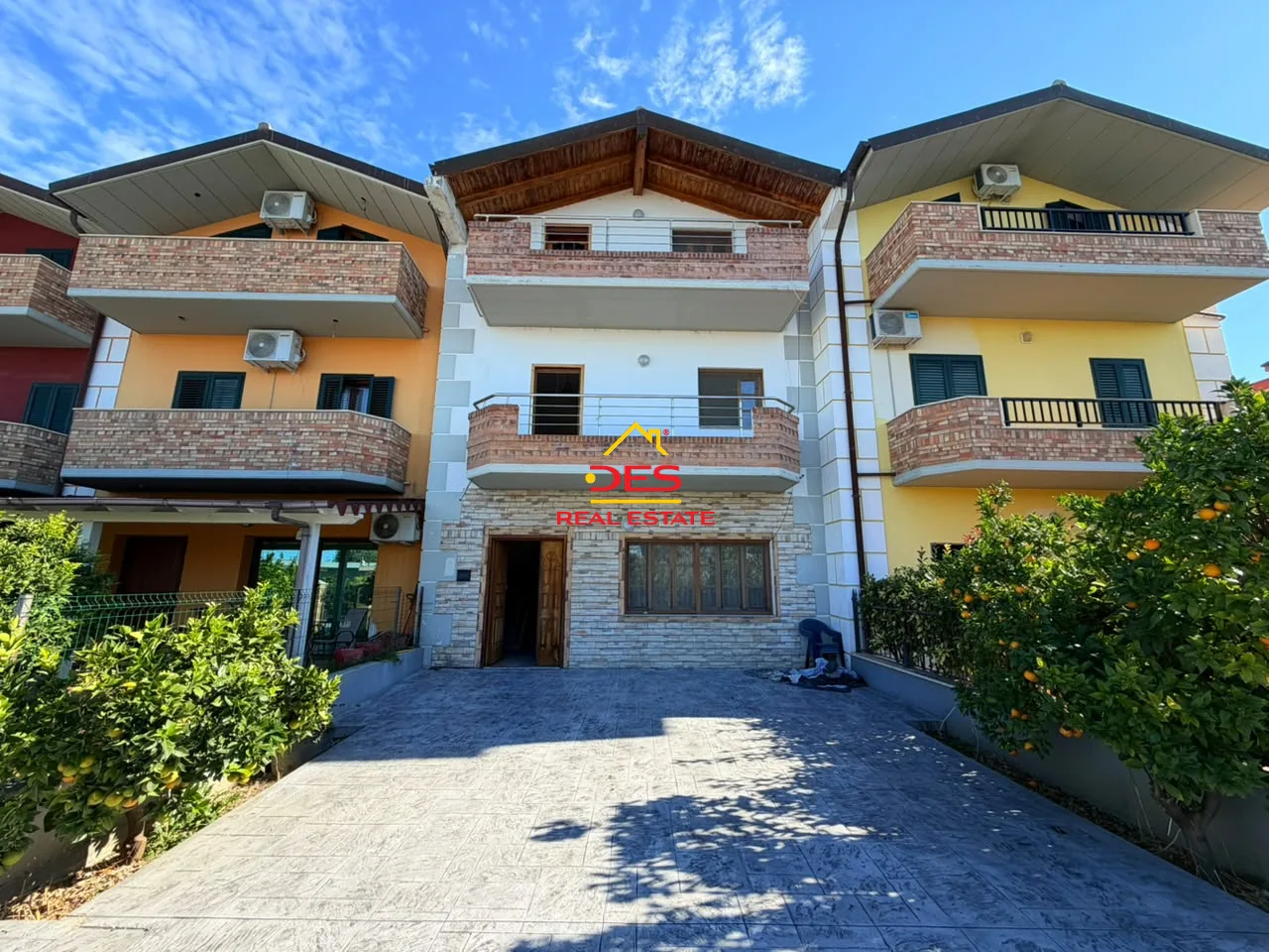 Shitet vilë 3-katëshe pranë ish-fabrikës së tullave, vlorë.