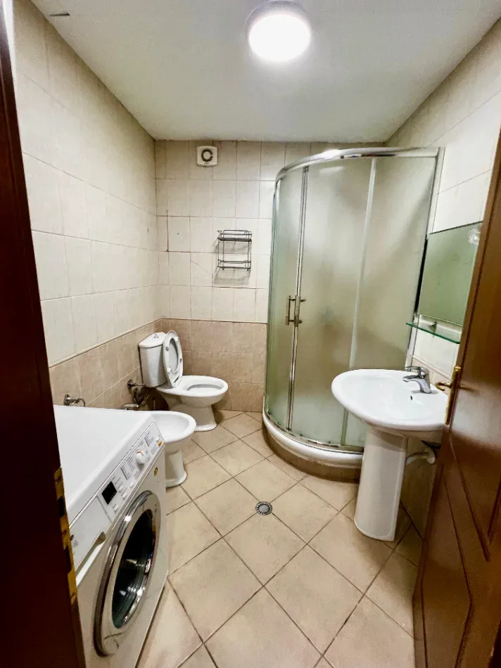 Apartament Me Qera 1+1 prane Maternitetit te Ri (ID B2101032) Tirane