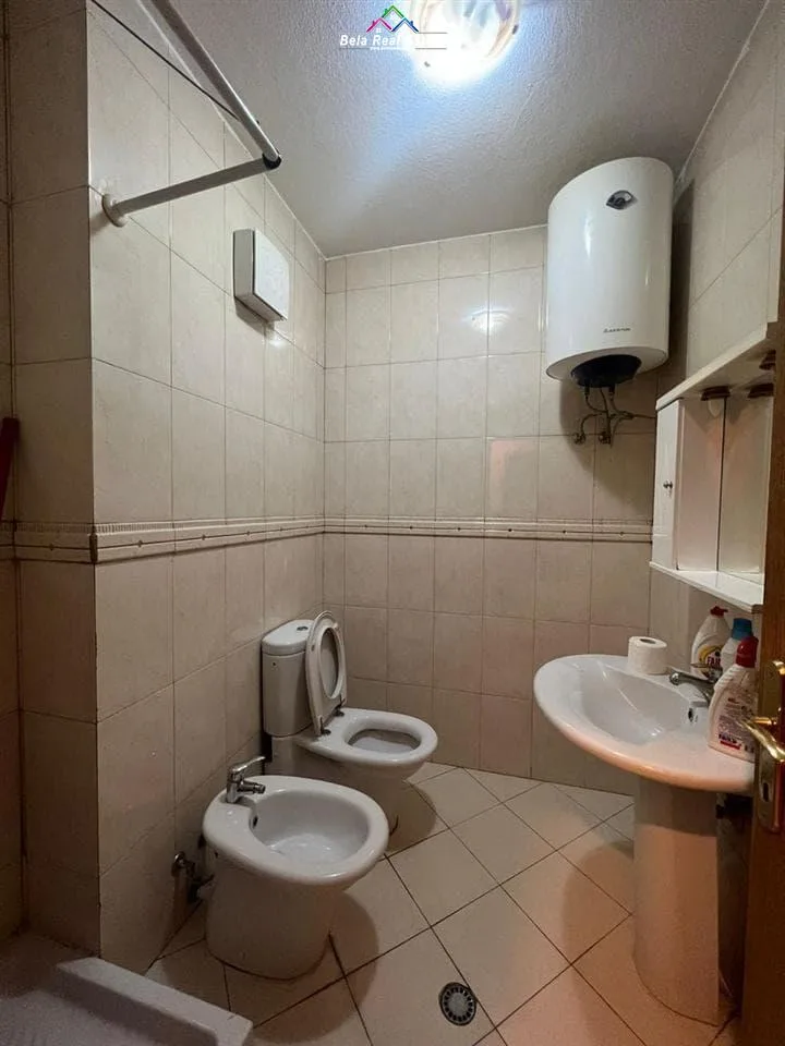 Apartament me qera 1+1 ne Bllok (ID B2101301) Tirane