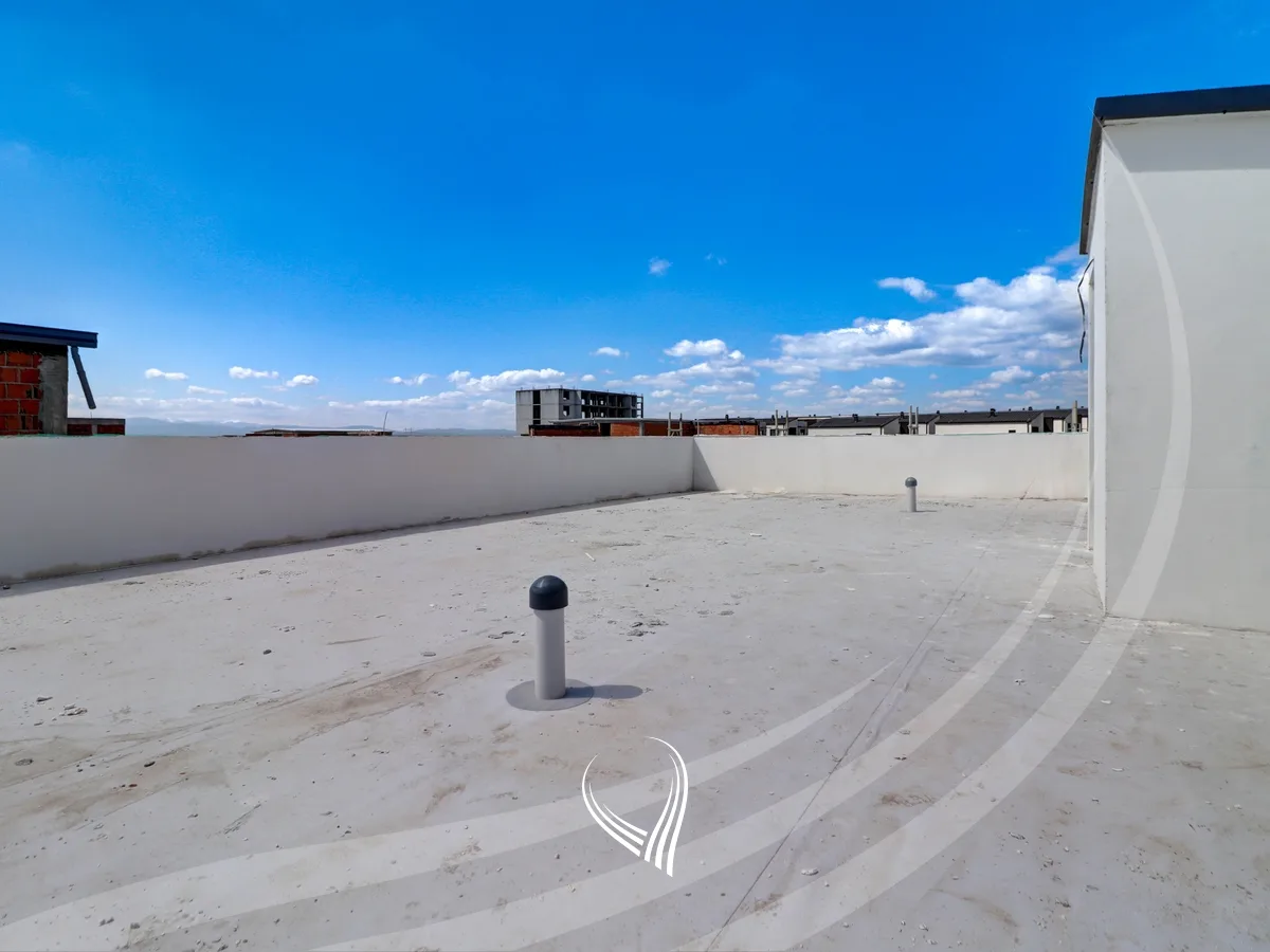 Shtëpi me 4 dhoma gjumi në shitje në lagjen Çagllavicë – Living Residence
