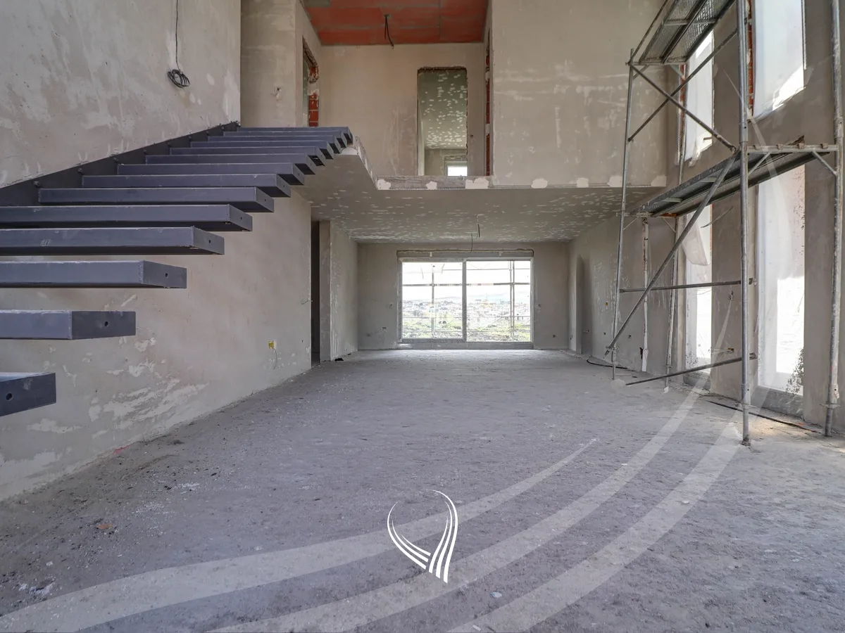 Shtëpi me 4 dhoma gjumi në shitje në lagjen Çagllavicë – Living Residence