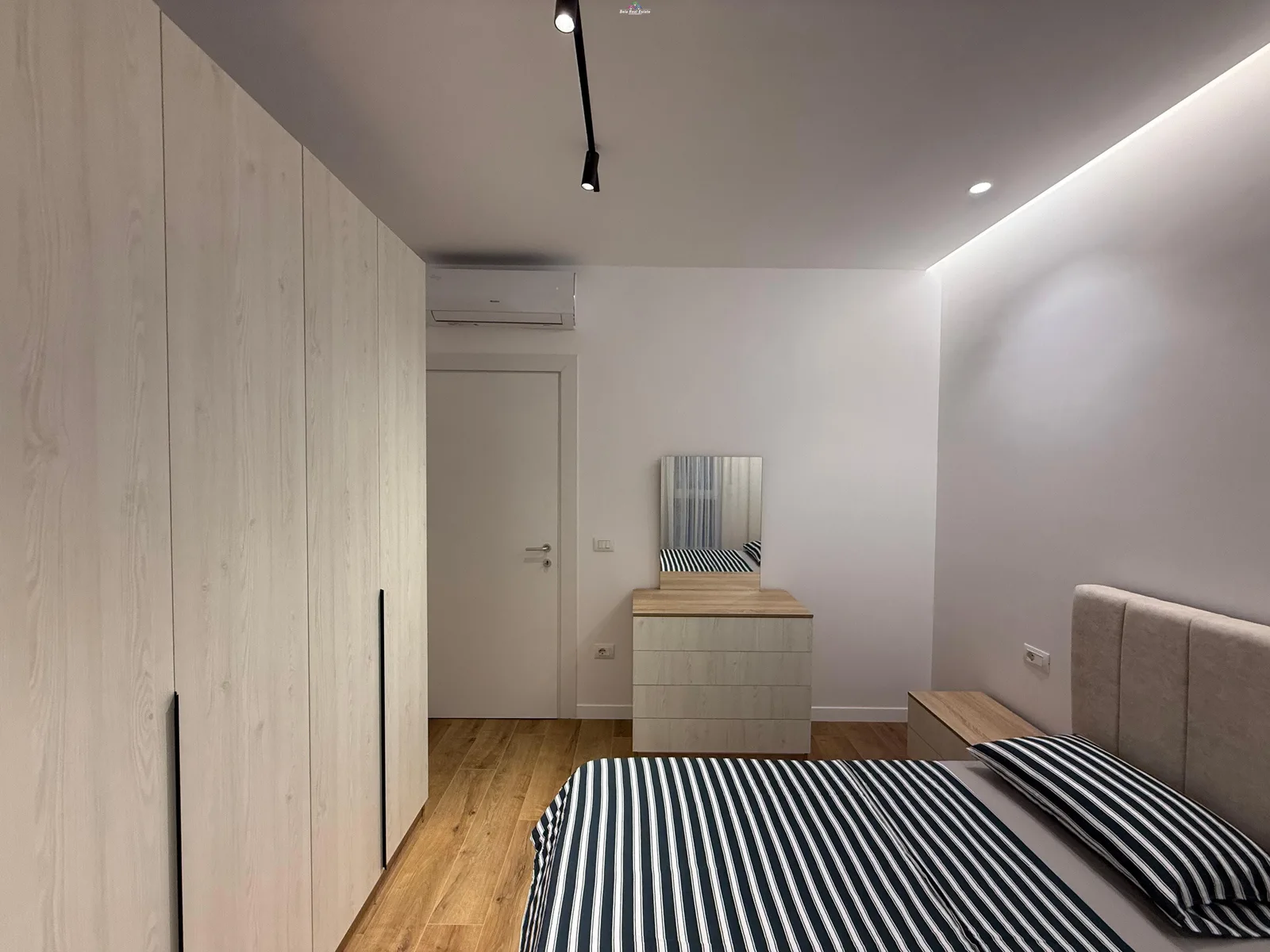 Apartament Me Qera 1+1+ Post Parkimi Tek Univers City (ID B2101710) Tirane