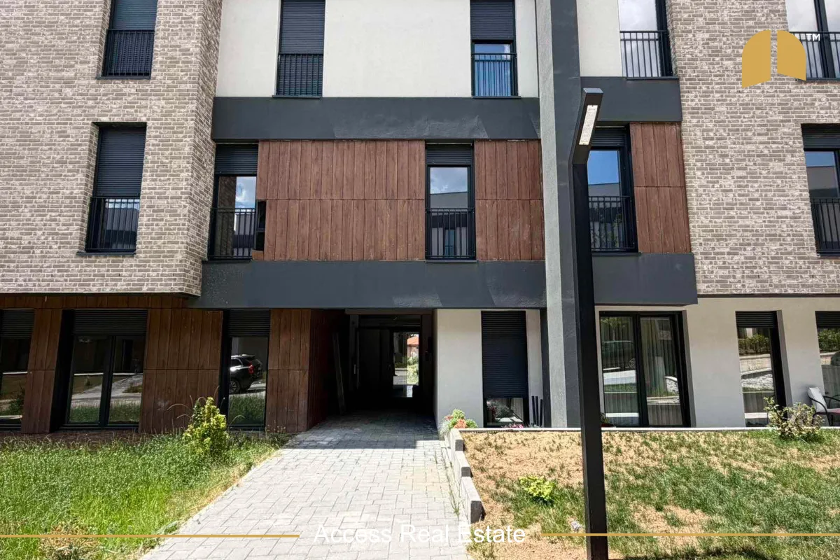 Banesë/Zyre me QIRA – 3 hapësira pune + 38m² terasë – Veternik