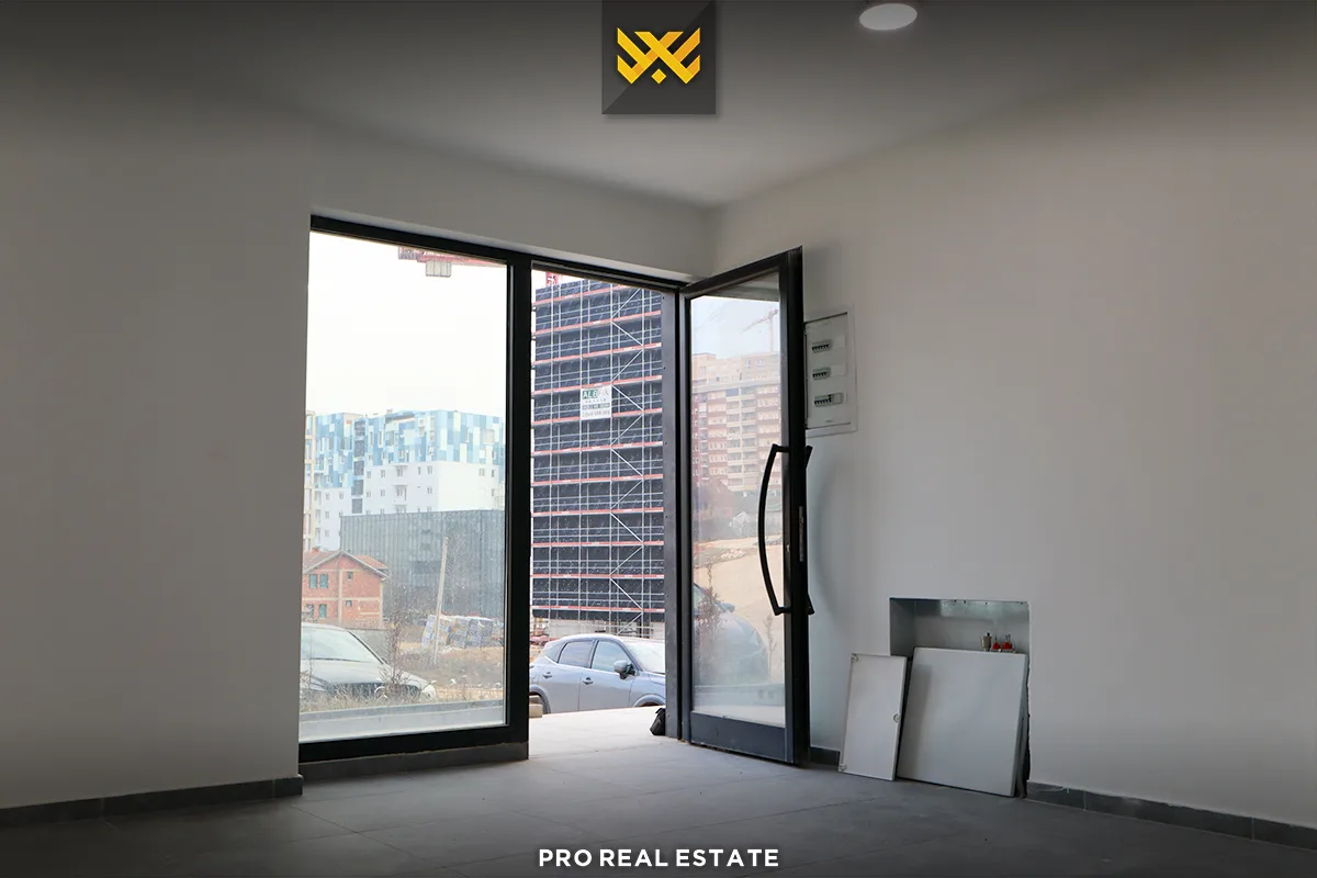 Lokal 30m² me #QIRA te Mati 1