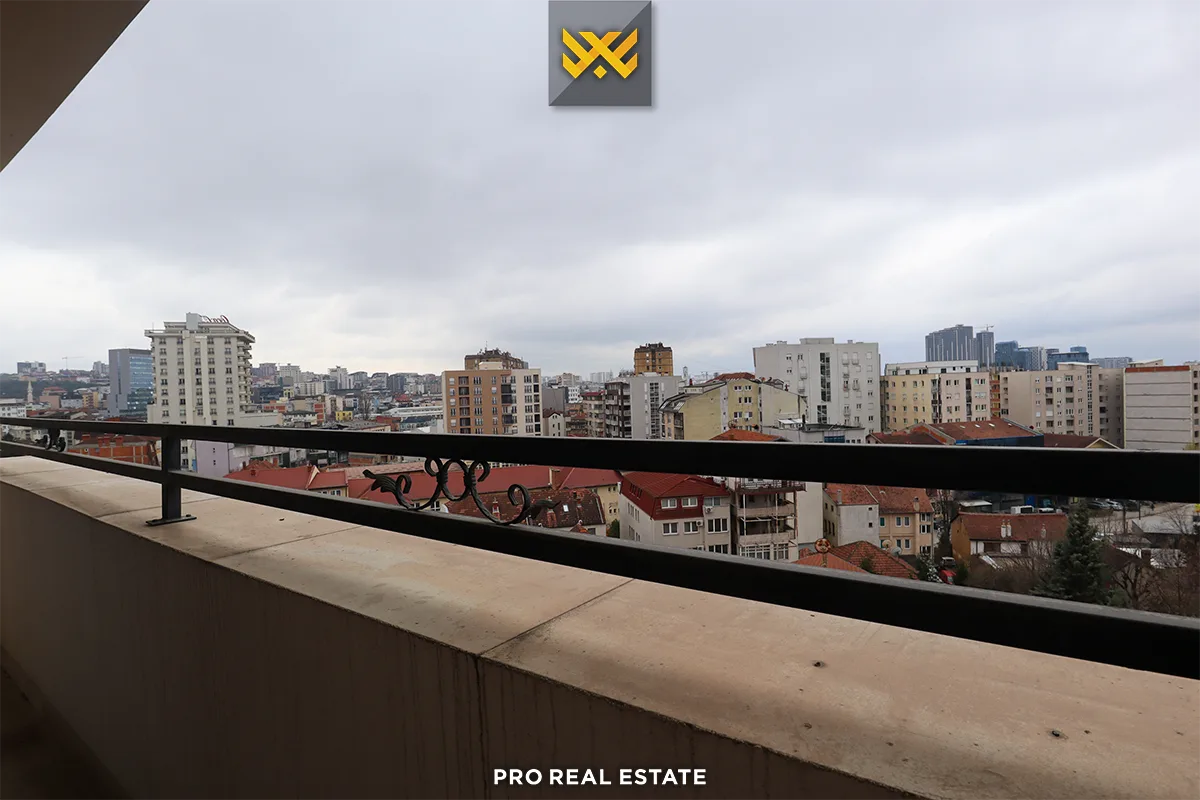 Banesë / Zyrë 86.5m² me #QIRA në Tophane