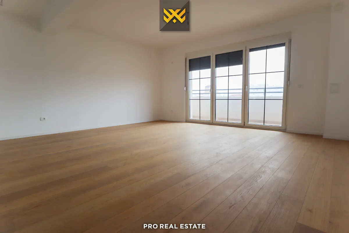 Banesë / Zyrë 86.5m² me #QIRA në Tophane