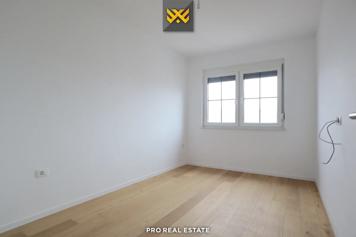 Banesë / Zyrë 86.5m² me #QIRA në Tophane