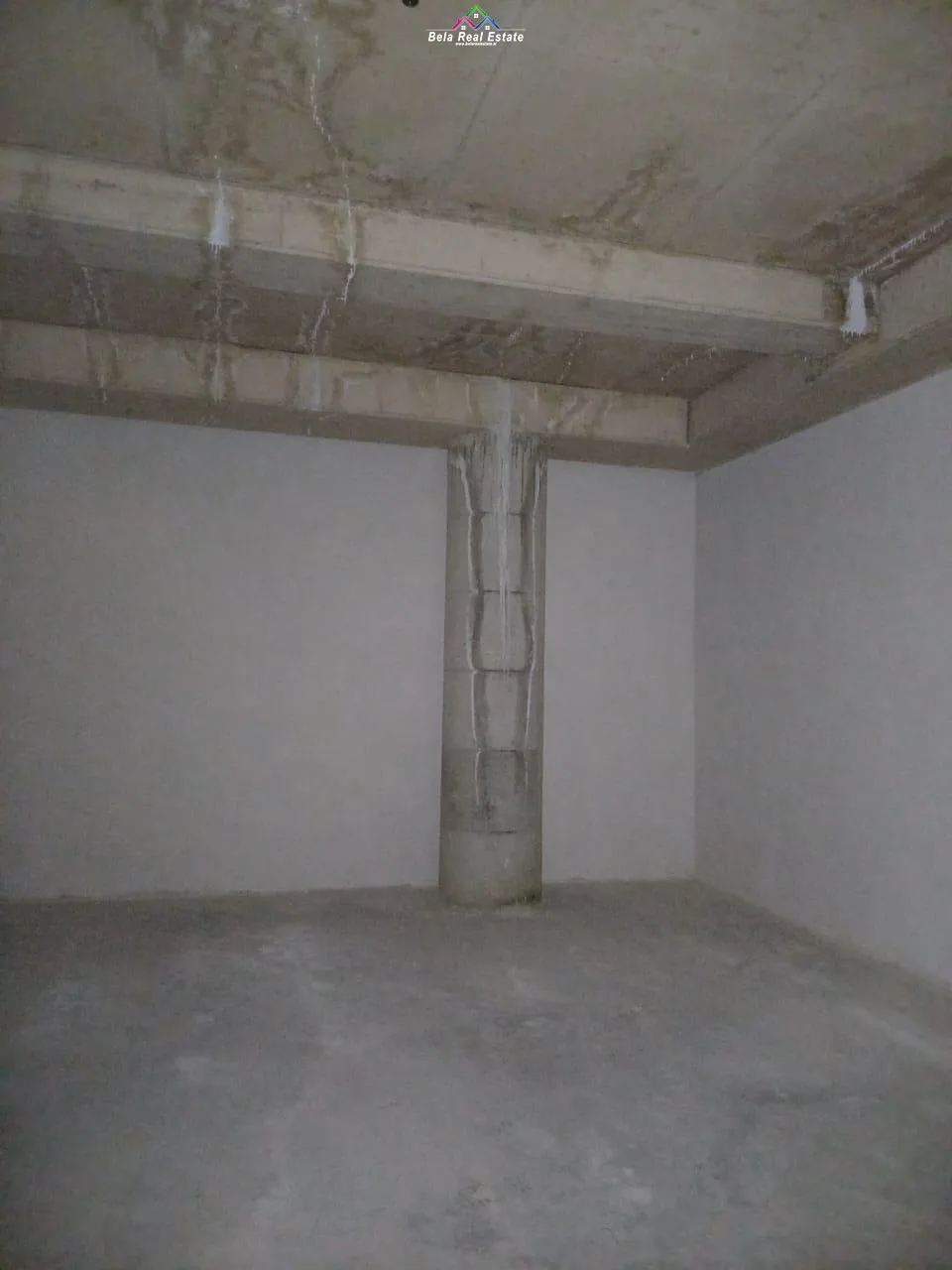 Magazine Me Qera Tek Stacioni i Trenit ( ID BM341) Tirane